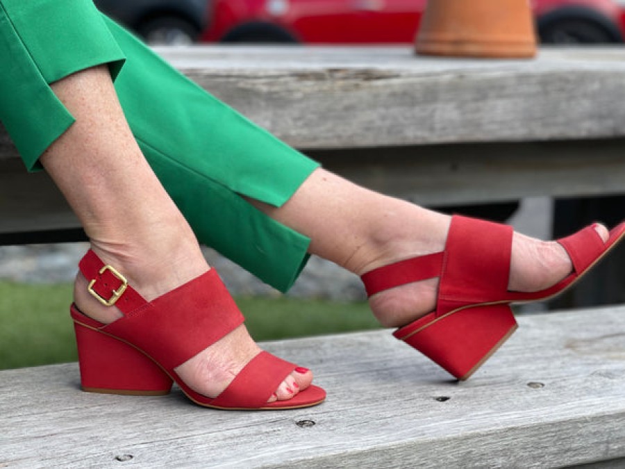 Courts Tango's Shoes | Carrano Boo Red