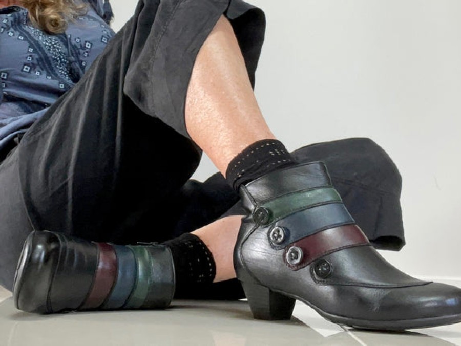 Winter Tango's Shoes | Vagamann Patriss Black Multi