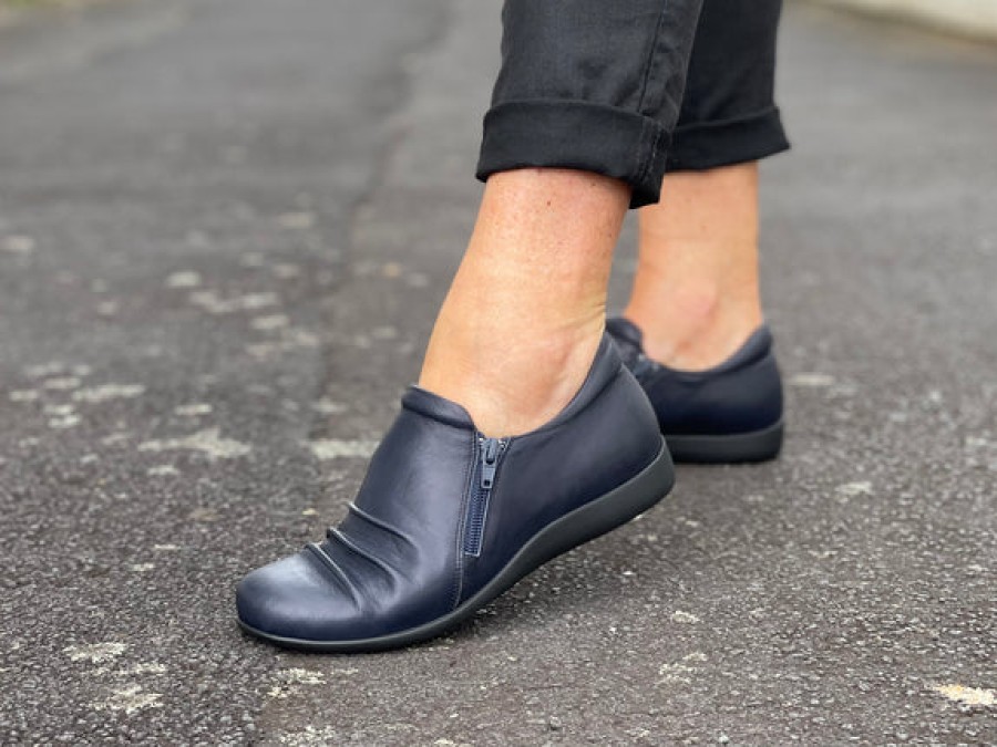 Winter Tango's Shoes | Via Nova Lite Sandra Navy