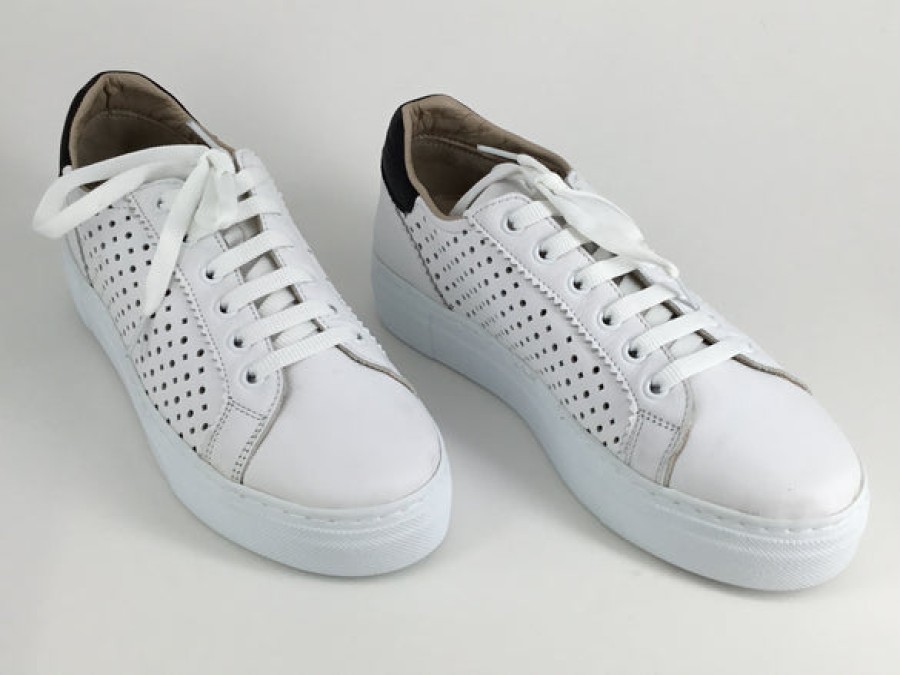 Size 42 Tango's Shoes | Wave Bjorn White/Black?