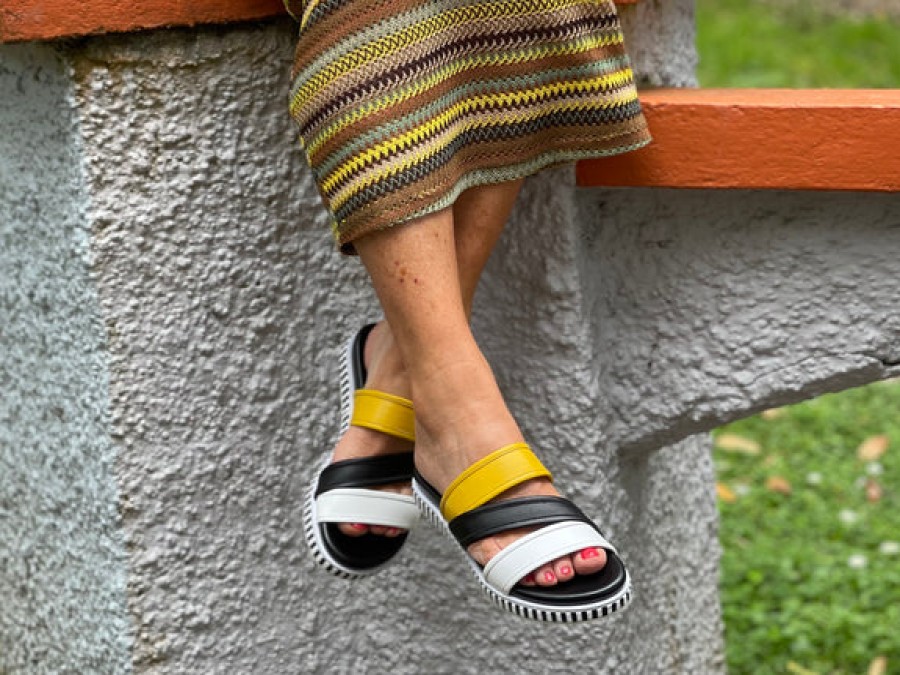 Slides Tango's Shoes | Chrissie Bionic Available In 2 Colours